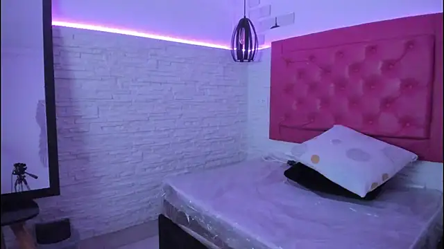 Snapshot of mia_six66 chatting on 8, 2, 2025 mia six66 online show from 8, 2, 2025