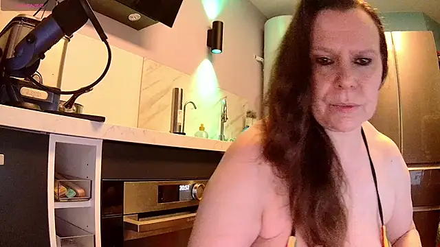 Snapshot of Endrocleia chatting on 8, 3, 2025 Endrocleia online show from 8, 3, 2025