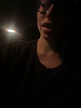 myloveforyouu online show from 4, 10, 2025