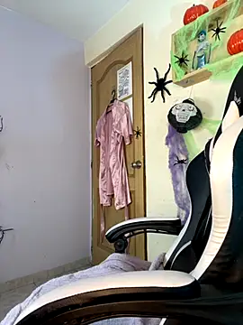 Ivann4 online show from 9, 10, 2025