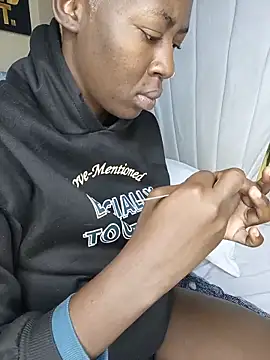 SquirtQueen16 online show from 2, 6, 2026