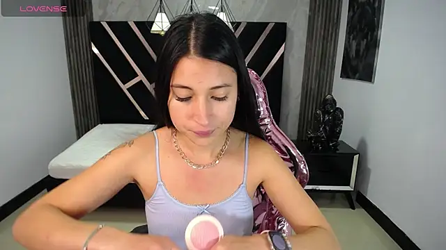 Snapshot of lizzyluk_ch chatting on 21, 1, 2025 lizzyluk ch online show from 21, 1, 2025