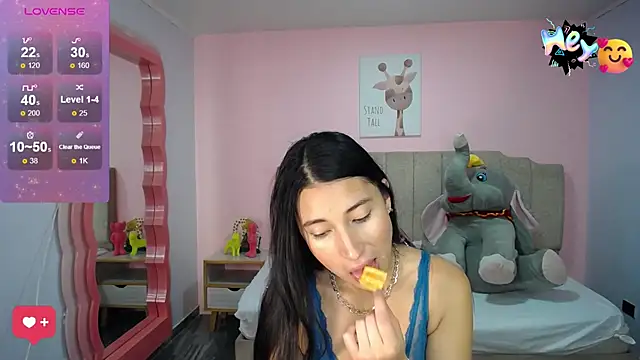 Snapshot of lizzyluk_ch chatting on 12, 2, 2025 lizzyluk ch online show from 12, 2, 2025