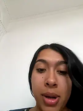 SweetLatiin  online show from 21, 11, 2025