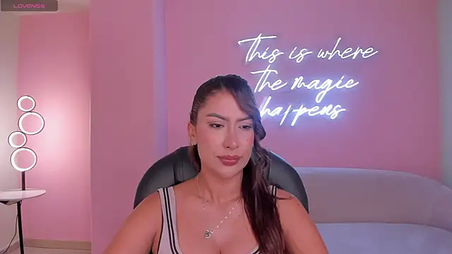 Snapshot of ArianaDumont chatting on 3, 7, 2026 ArianaDumont online show from 3, 7, 2026