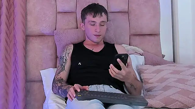 Dylanwhite23  online show from 11, 3, 2025