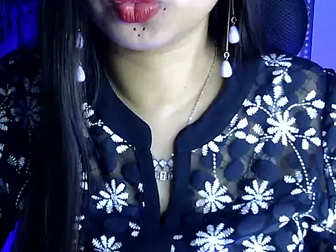 Snapshot of akshara_thakur9 chatting on 6, 3, 2025 akshara thakur9 online show from 6, 3, 2025