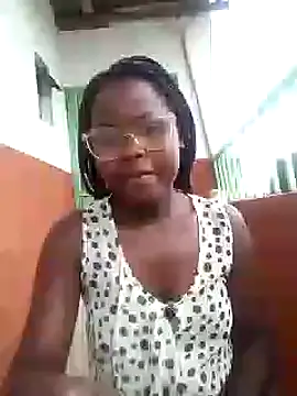 Snapshot of Sweetcecie01 chatting on 2, 2, 2025 Sweetcecie01 online show from 2, 2, 2025