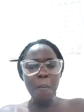 Snapshot of Sweetcecie01 chatting on 8, 2, 2025 Sweetcecie01 online show from 8, 2, 2025