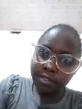 Snapshot of Sweetcecie01 chatting on 15, 2, 2025 Sweetcecie01 online show from 15, 2, 2025