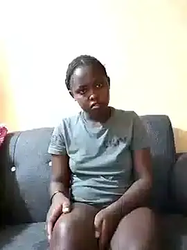 Snapshot of Sweetcecie01 chatting on 11, 11, 2025 Sweetcecie01 online show from 11, 11, 2025