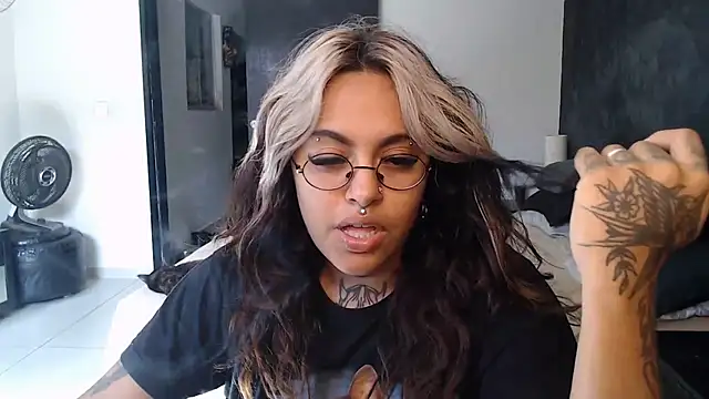 lolafairytail online show from 21, 11, 2025