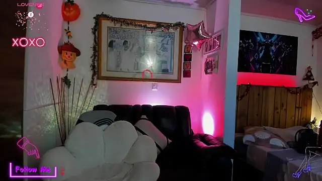 LauGrayJ online show from 9, 3, 2025