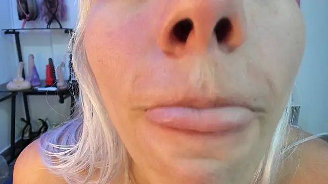 Snapshot of emmily_giraldo chatting on 21, 1, 2025 emmily giraldo online show from 21, 1, 2025