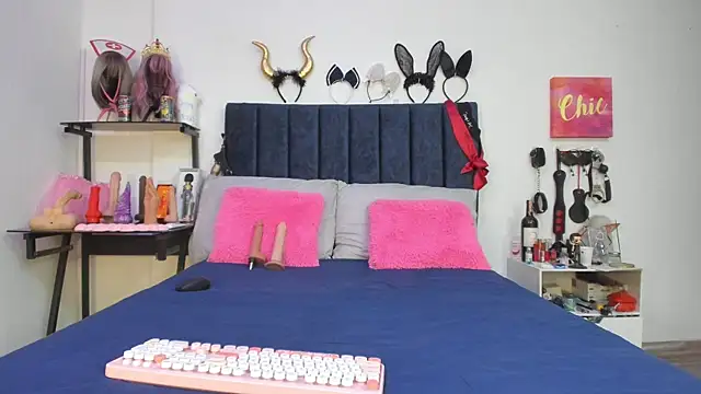 Snapshot of emmily_giraldo chatting on 10, 11, 2025 emmily giraldo online show from 10, 11, 2025