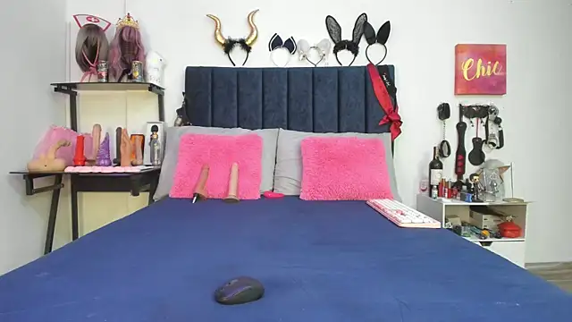 Snapshot of emmily_giraldo chatting on 13, 11, 2025 emmily giraldo online show from 13, 11, 2025