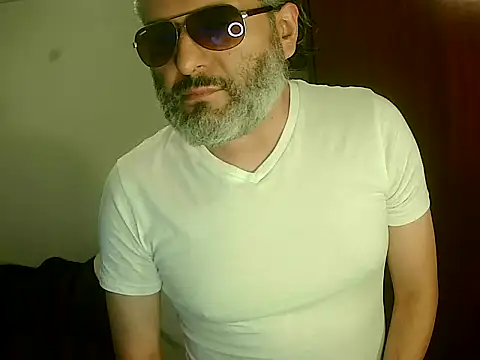 Snapshot of BushBator chatting on 7, 12, 2024 BushBator online show from 7, 12, 2024