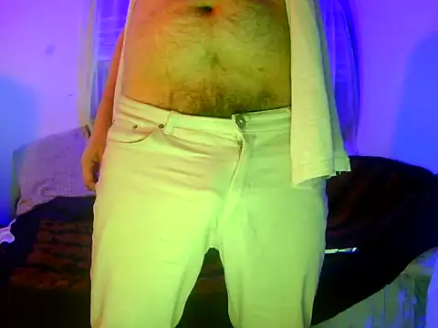 Snapshot of BushBator chatting on 9, 12, 2024 BushBator online show from 9, 12, 2024