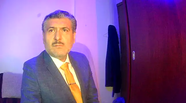 Snapshot of BushBator chatting on 28, 2, 2025 BushBator online show from 28, 2, 2025