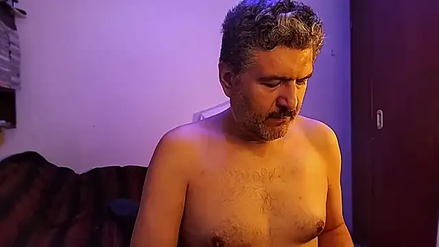 Snapshot of BushBator chatting on 30, 9, 2025 BushBator online show from 30, 9, 2025