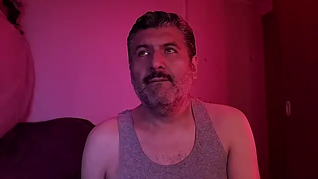 Snapshot of BushBator chatting on 10, 10, 2025 BushBator online show from 10, 10, 2025