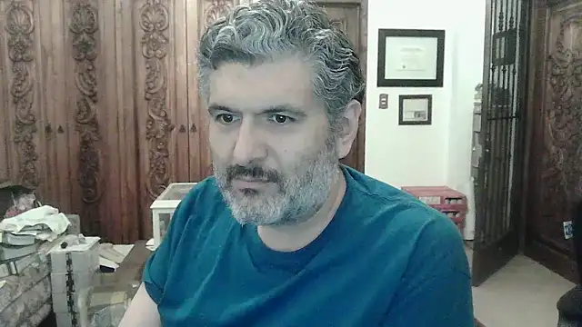 Snapshot of BushBator chatting on 7, 11, 2025 BushBator online show from 7, 11, 2025