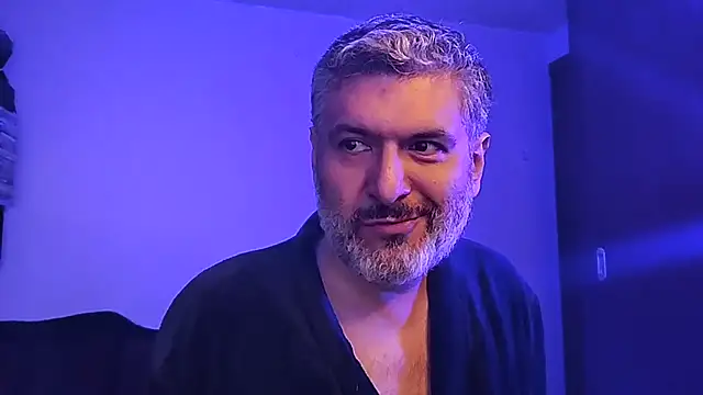 Snapshot of BushBator chatting on 15, 11, 2025 BushBator online show from 15, 11, 2025