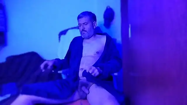 Snapshot of BushBator chatting on 18, 11, 2025 BushBator online show from 18, 11, 2025