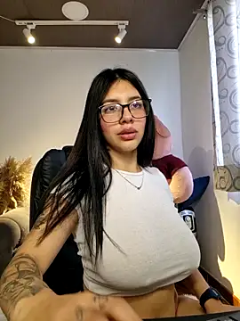 Snapshot of Alin_Aly chatting on 5, 3, 2025 Alin Aly online show from 5, 3, 2025