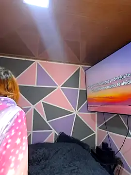 Snapshot of Emmily_Walker chatting on 26, 11, 2025 Emmily Walker online show from 26, 11, 2025