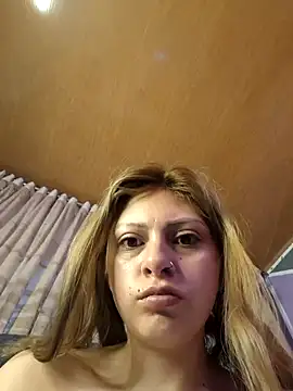 Snapshot of Emmily_Walker chatting on 18, 12, 2025 Emmily Walker online show from 18, 12, 2025