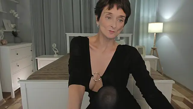 SimonaDeBeauvoir online show from 5, 12, 2024