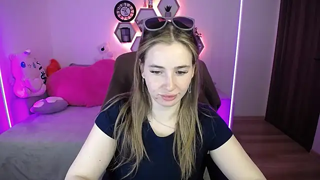 SabrinViolet online show from 6, 5, 2026