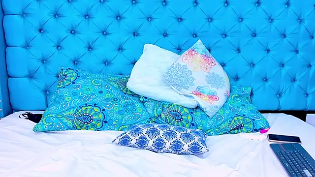 PariisRoa online show from 2, 3, 2025