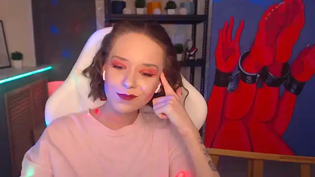 Snapshot of FascinatingEyess chatting on 8, 12, 2024 FascinatingEyess online show from 8, 12, 2024