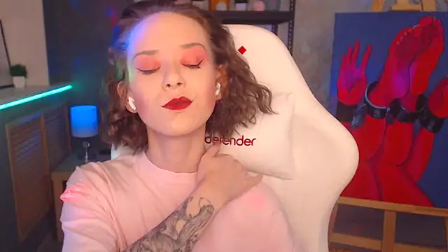 Snapshot of FascinatingEyess chatting on 20, 12, 2024 FascinatingEyess online show from 20, 12, 2024