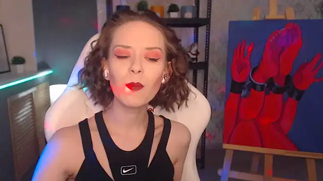 Snapshot of FascinatingEyess chatting on 4, 1, 2025 FascinatingEyess online show from 4, 1, 2025