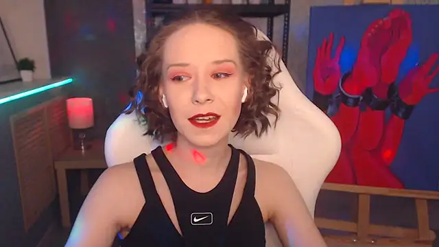 Snapshot of FascinatingEyess chatting on 4, 2, 2025 FascinatingEyess online show from 4, 2, 2025