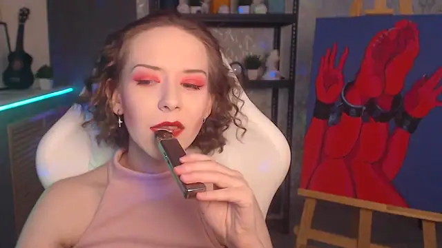 Snapshot of FascinatingEyess chatting on 8, 9, 2025 FascinatingEyess online show from 8, 9, 2025