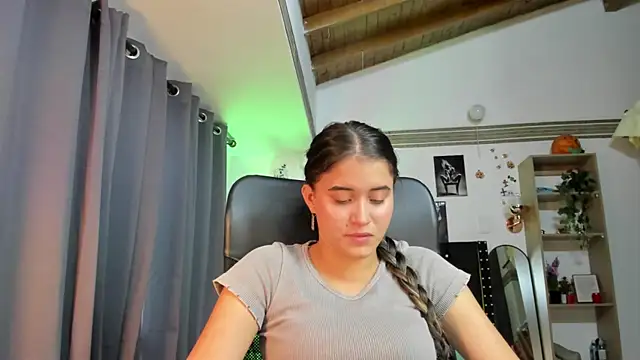 taniasweetxx online show from 19, 12, 2024