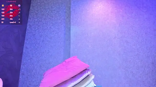 Snapshot of VanessaKalo chatting on 27, 11, 2025 VanessaKalo online show from 27, 11, 2025