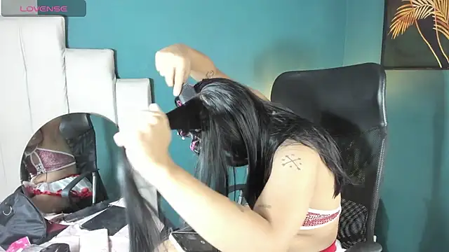 yossi peach cute online show from 24, 11, 2025