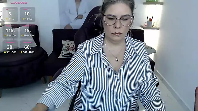 Snapshot of zehra_sanem chatting on 25, 5, 2026 zehra sanem online show from 25, 5, 2026