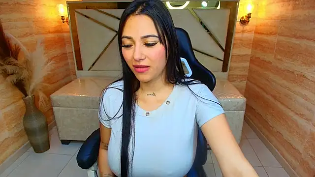 Snapshot of Dakotha_v_ chatting on 16, 12, 2025 Dakotha v online show from 16, 12, 2025