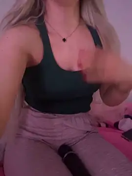 Holly-Glamour online show from 19, 12, 2025