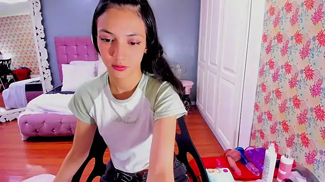 Iris Stone  online show from 15, 3, 2025