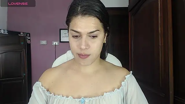 Snapshot of Luciana_Ortiz1 chatting on 13, 12, 2024 Luciana Ortiz1 online show from 13, 12, 2024