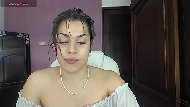 Snapshot of Luciana_Ortiz1 chatting on 28, 2, 2025 Luciana Ortiz1 online show from 28, 2, 2025