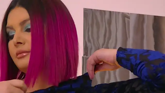 RissaRheys online show from 2, 2, 2025