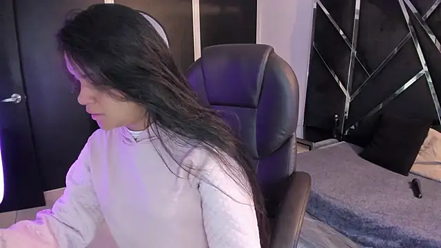 Ivanna18 x online show from 7, 11, 2025